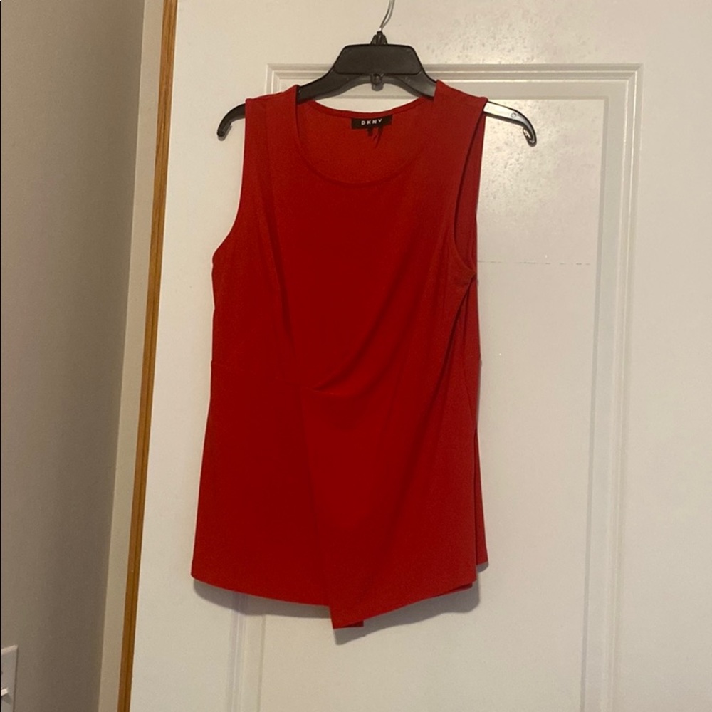 RED DKNY STRAPLESS TOP